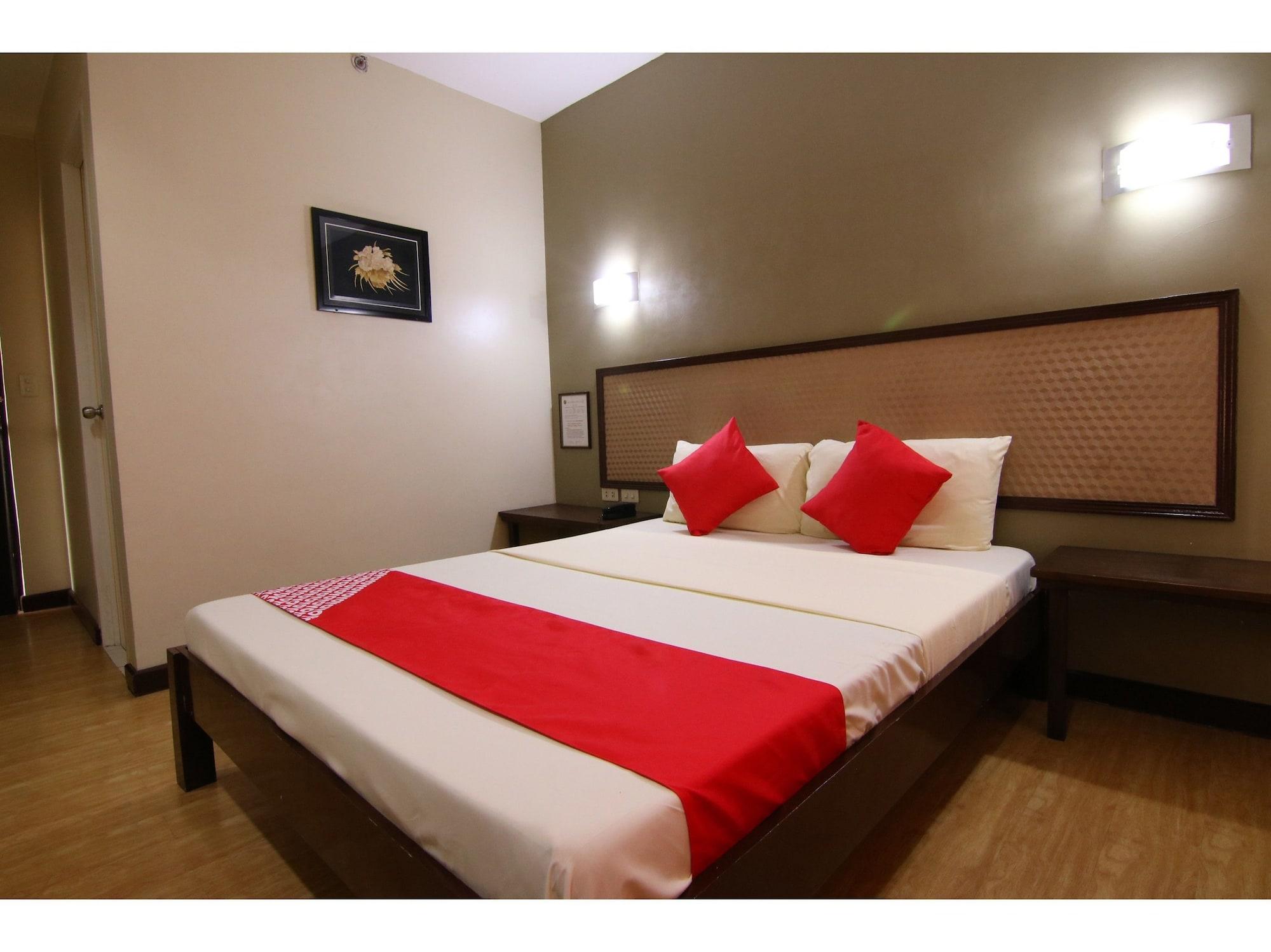 Oyo 110 Asiatel Hotel Pasay Buitenkant foto