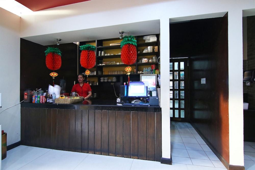 Oyo 110 Asiatel Hotel Pasay Buitenkant foto
