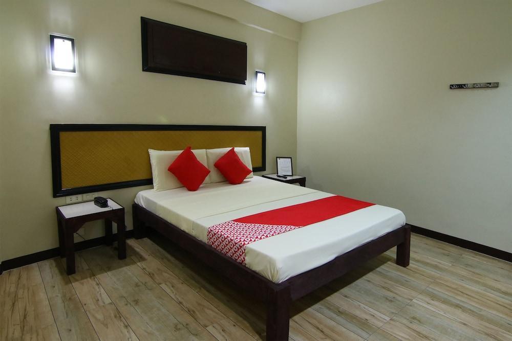 Oyo 110 Asiatel Hotel Pasay Buitenkant foto