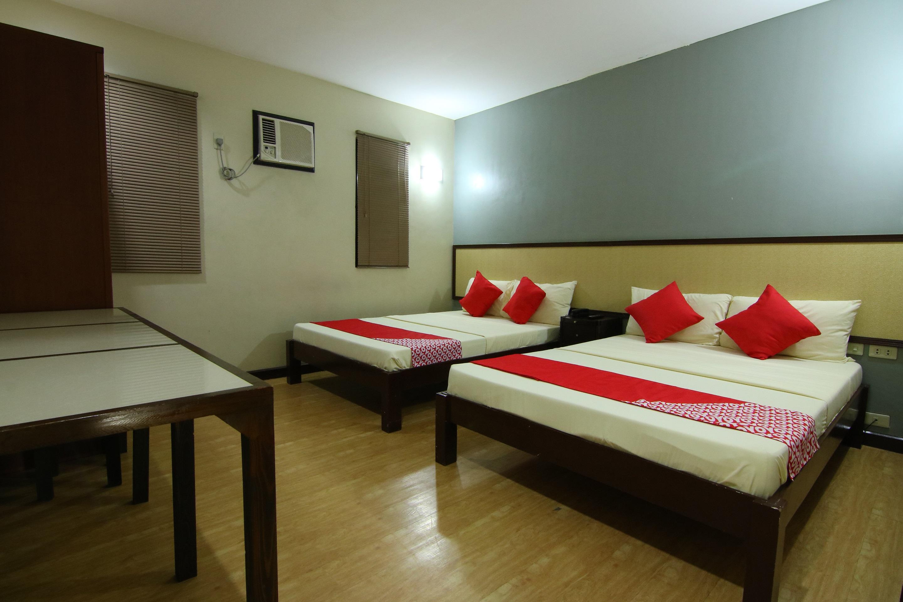 Oyo 110 Asiatel Hotel Pasay Buitenkant foto