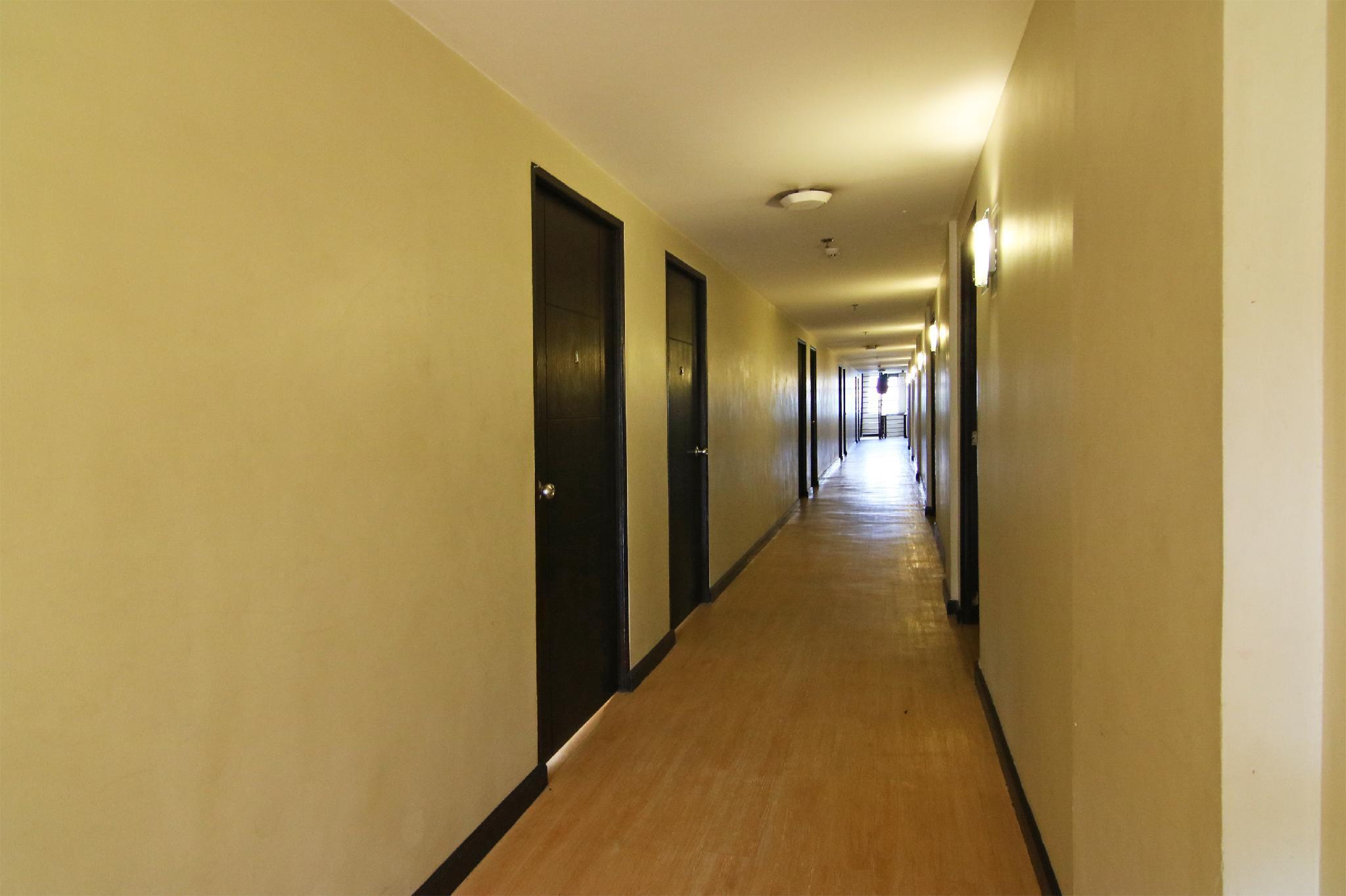 Oyo 110 Asiatel Hotel Pasay Buitenkant foto