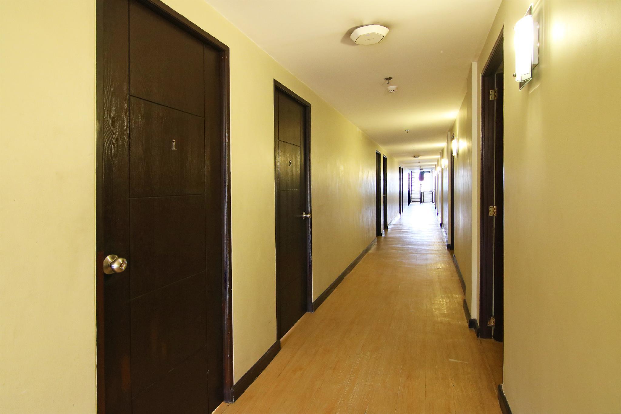 Oyo 110 Asiatel Hotel Pasay Buitenkant foto