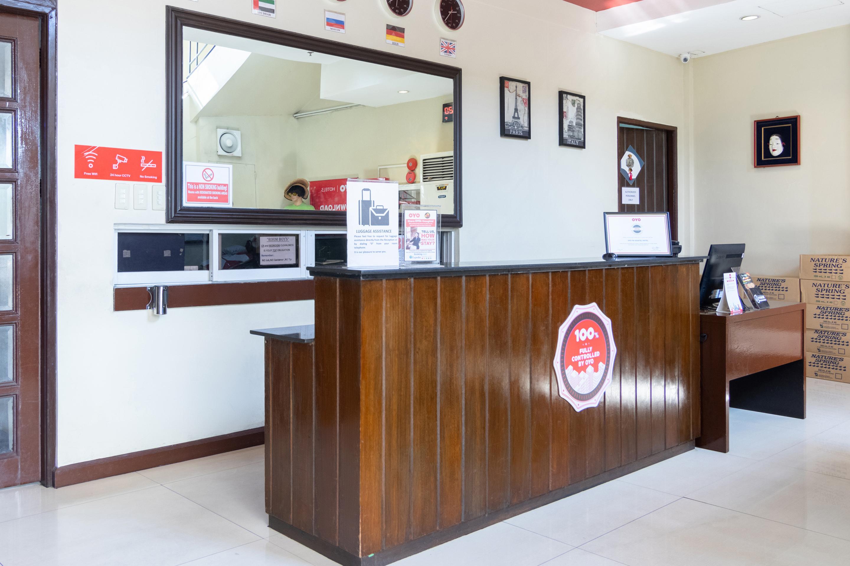 Oyo 110 Asiatel Hotel Pasay Buitenkant foto