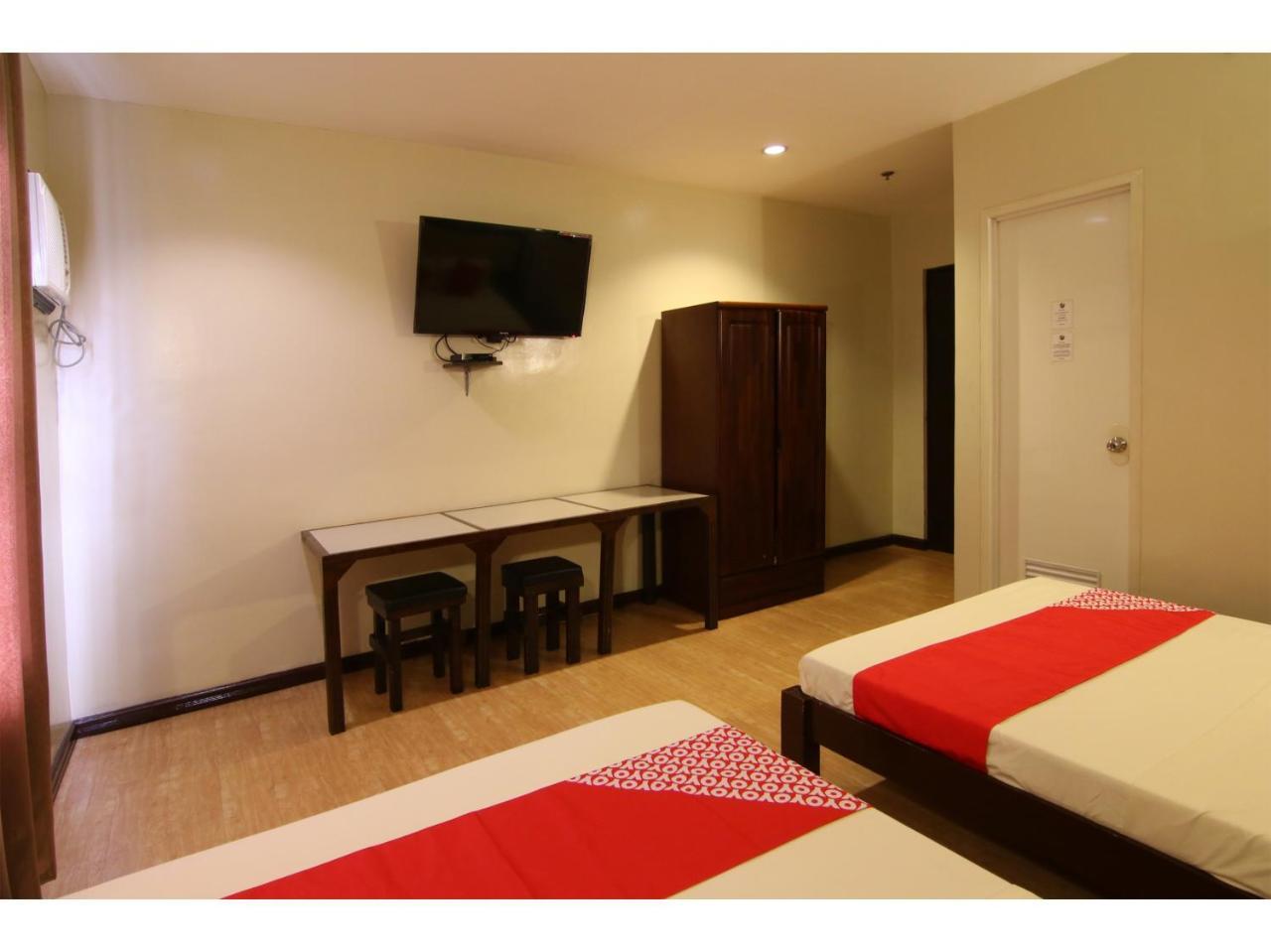 Oyo 110 Asiatel Hotel Pasay Buitenkant foto