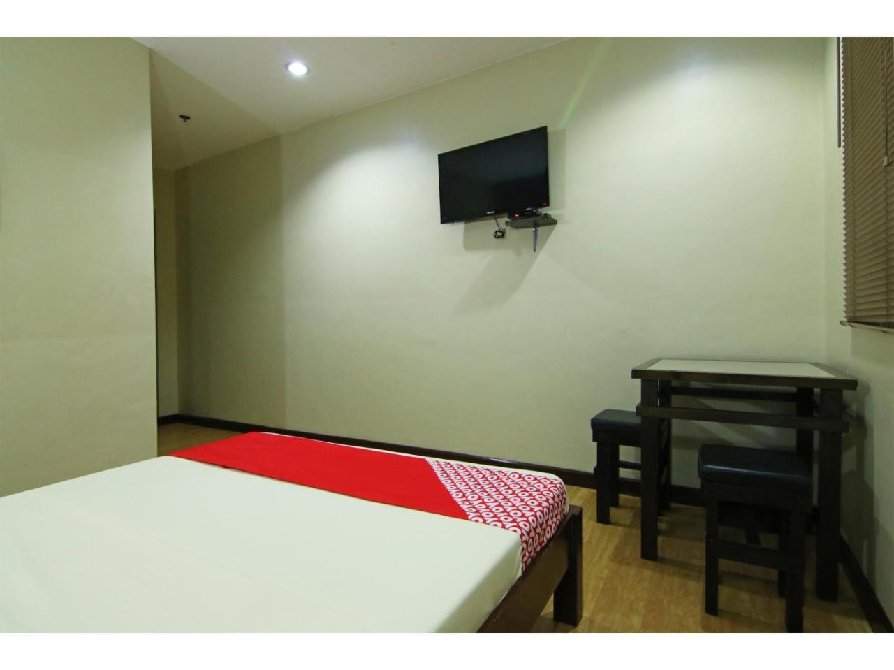 Oyo 110 Asiatel Hotel Pasay Buitenkant foto