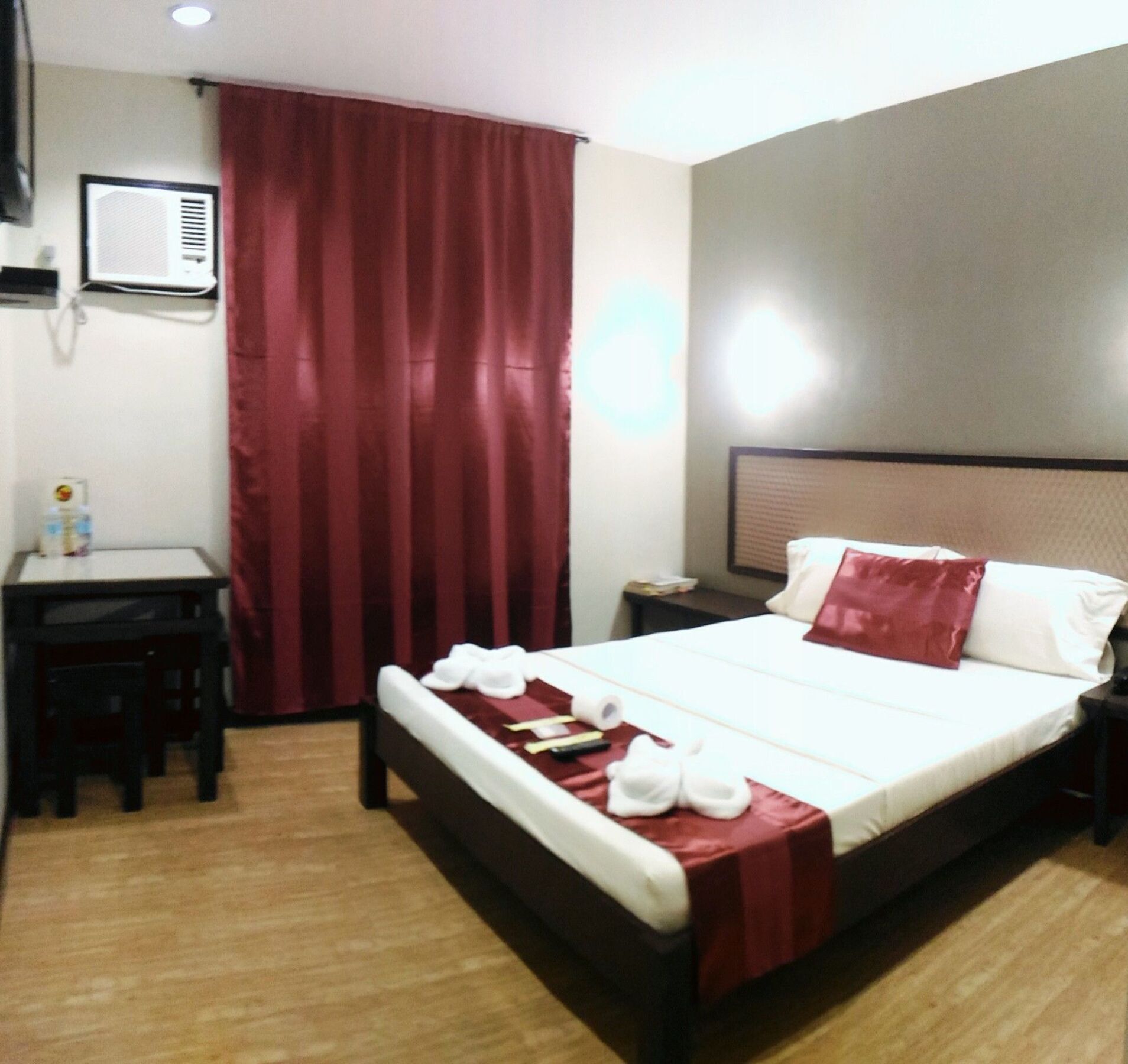 Oyo 110 Asiatel Hotel Pasay Buitenkant foto