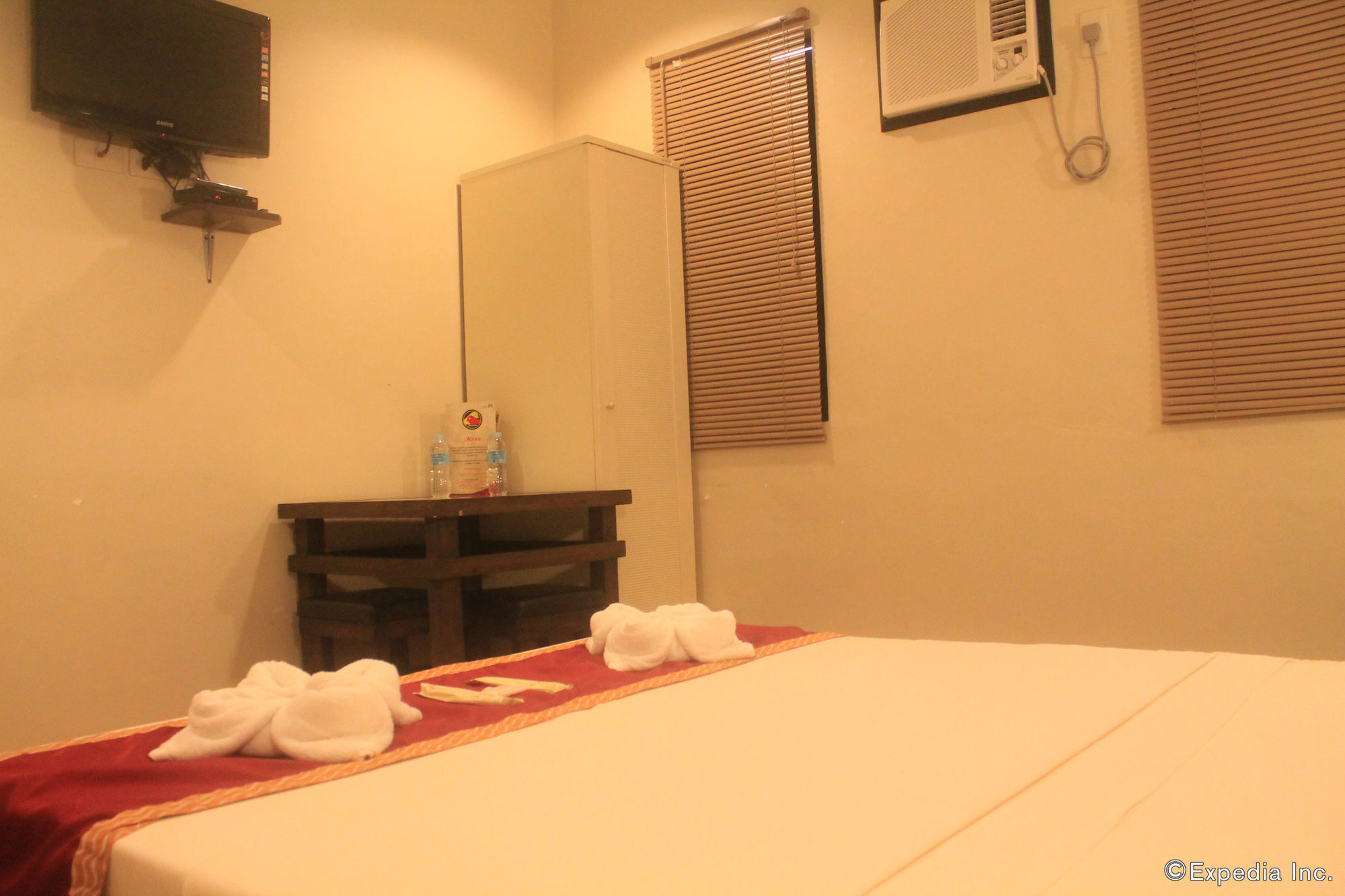 Oyo 110 Asiatel Hotel Pasay Buitenkant foto